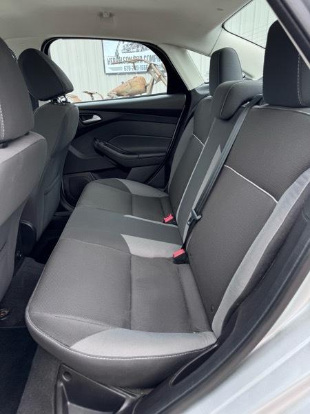 Ford Focus SE Sedan 2014