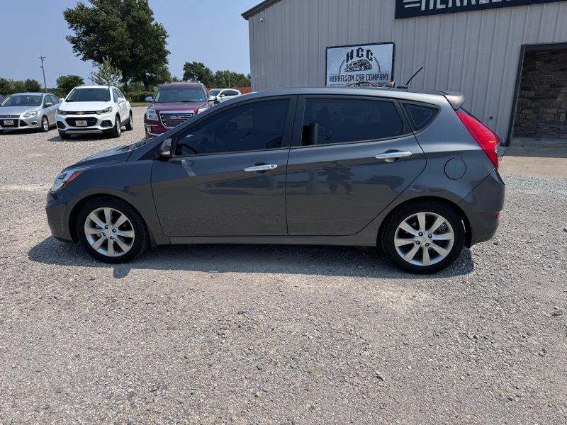 Hyundai Accent SE Hatchback Auto 2013
