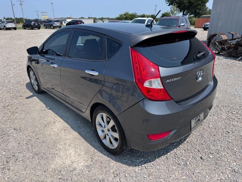 Hyundai Accent SE Hatchback Auto 2013