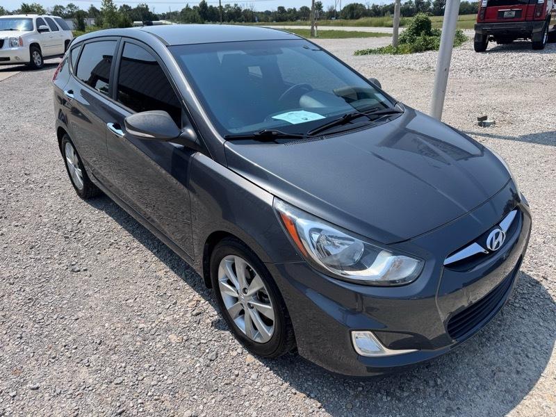 Hyundai Accent SE Hatchback Auto 2013