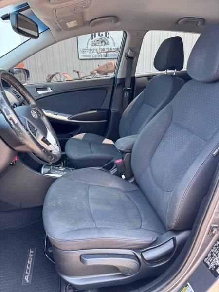 Hyundai Accent SE Hatchback Auto 2013