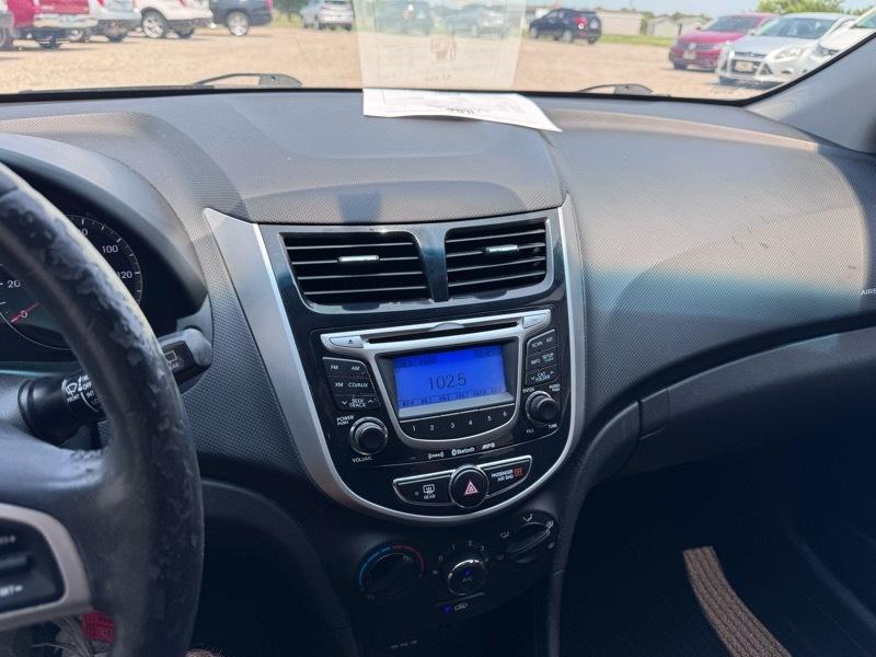 Hyundai Accent SE Hatchback Auto 2013
