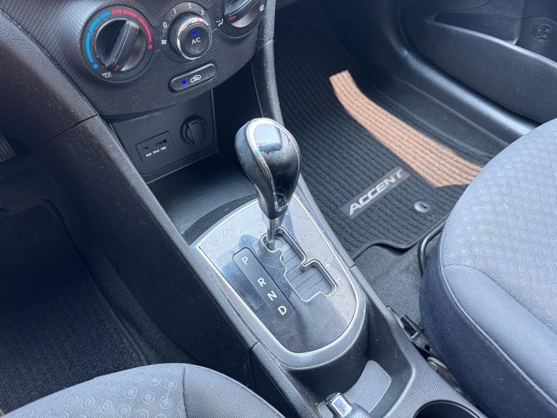 Hyundai Accent SE Hatchback Auto 2013