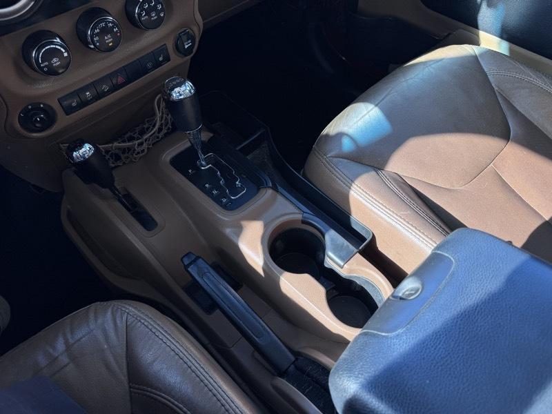 Jeep Wrangler Unlimited Sahara 4WD 2013