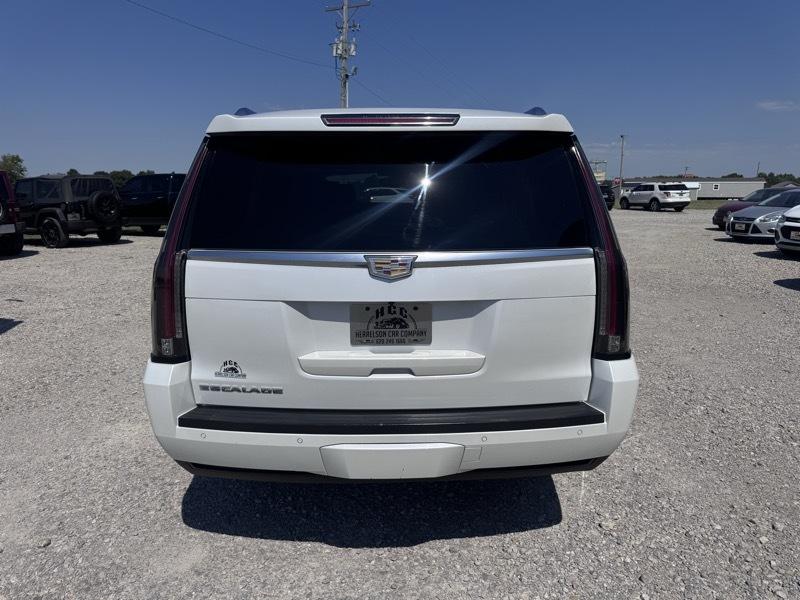 Cadillac Escalade ESV Platinum 4WD 2016