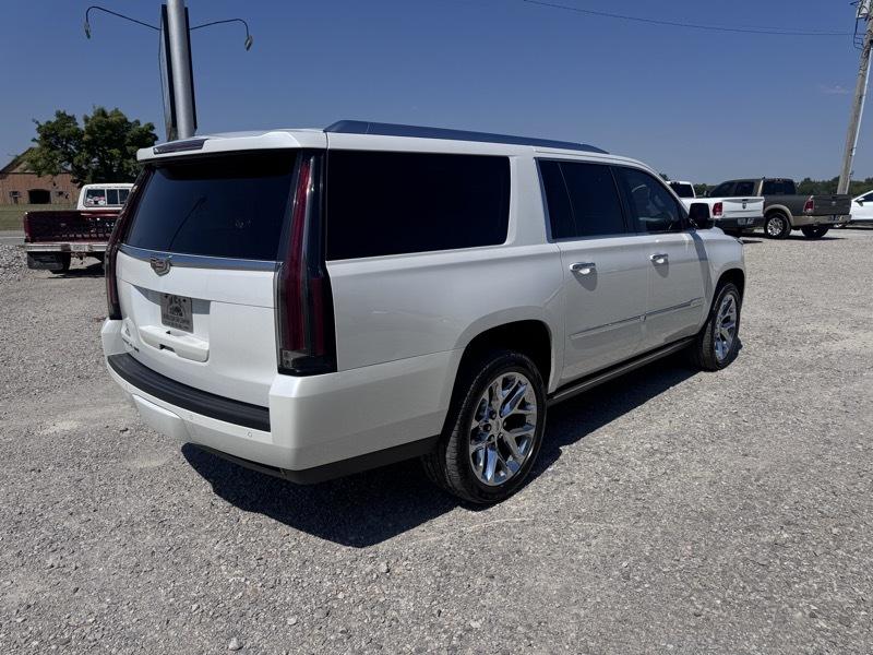 Cadillac Escalade ESV Platinum 4WD 2016