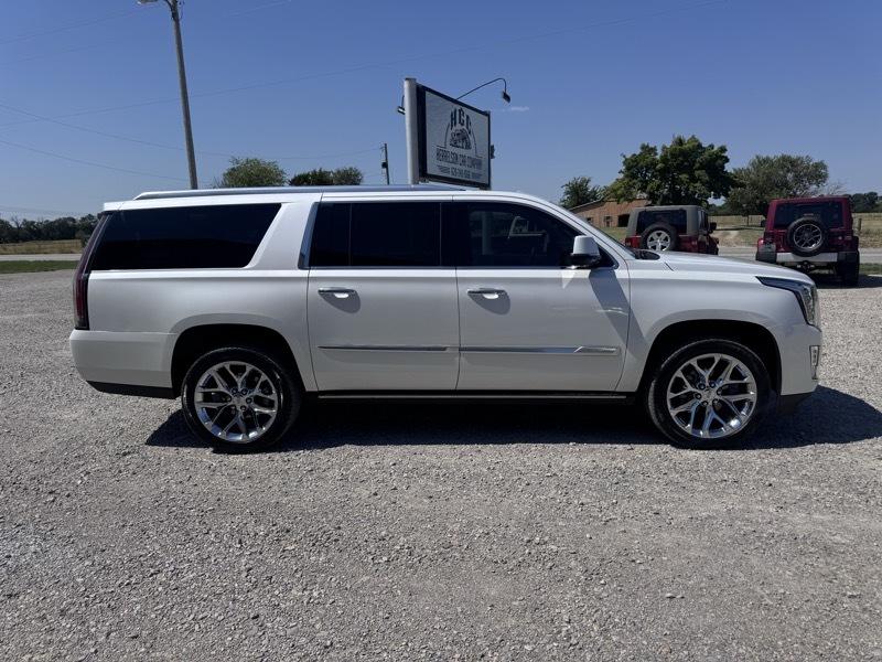 Cadillac Escalade ESV Platinum 4WD 2016