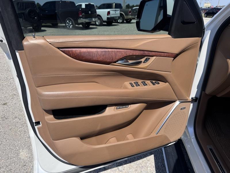 Cadillac Escalade ESV Platinum 4WD 2016