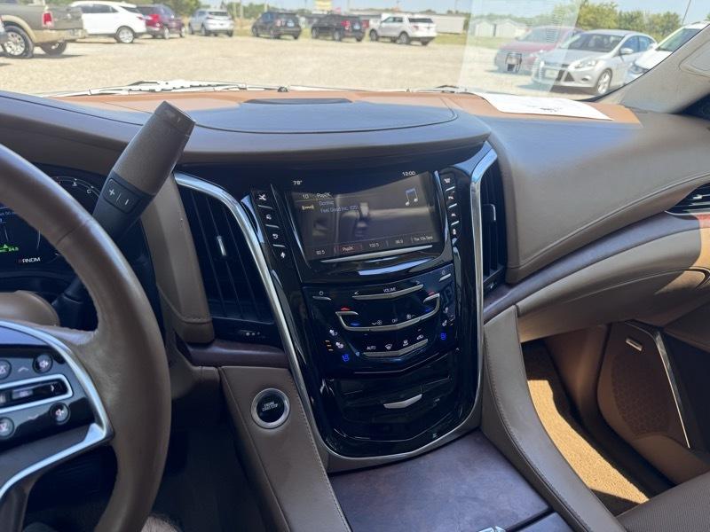 Cadillac Escalade ESV Platinum 4WD 2016