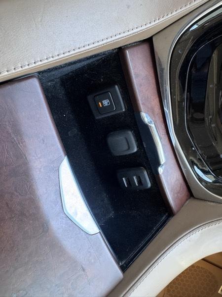 Cadillac Escalade ESV Platinum 4WD 2016