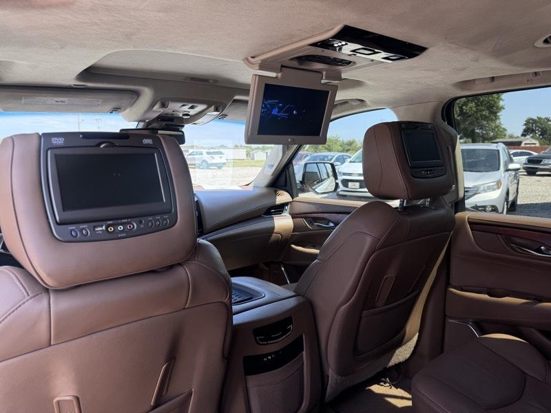 Cadillac Escalade ESV Platinum 4WD 2016