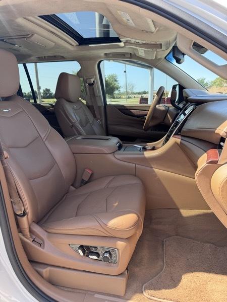 Cadillac Escalade ESV Platinum 4WD 2016