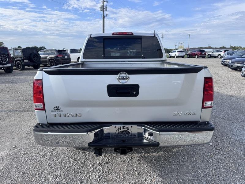Nissan Titan SV Crew Cab 4WD 2013