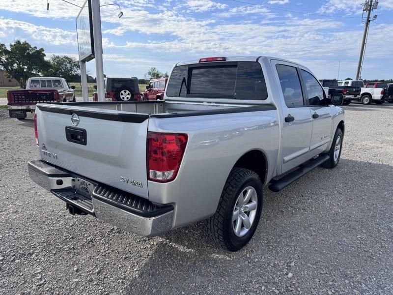 Nissan Titan SV Crew Cab 4WD 2013