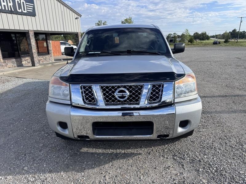 Nissan Titan SV Crew Cab 4WD 2013