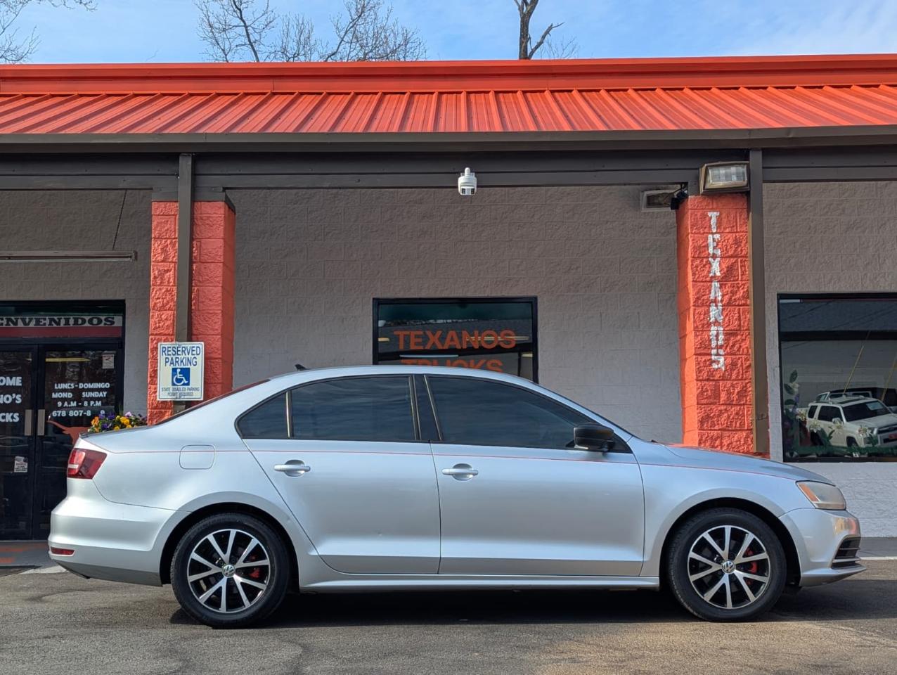 Volkswagen Jetta 1.4T SE 6A 2016