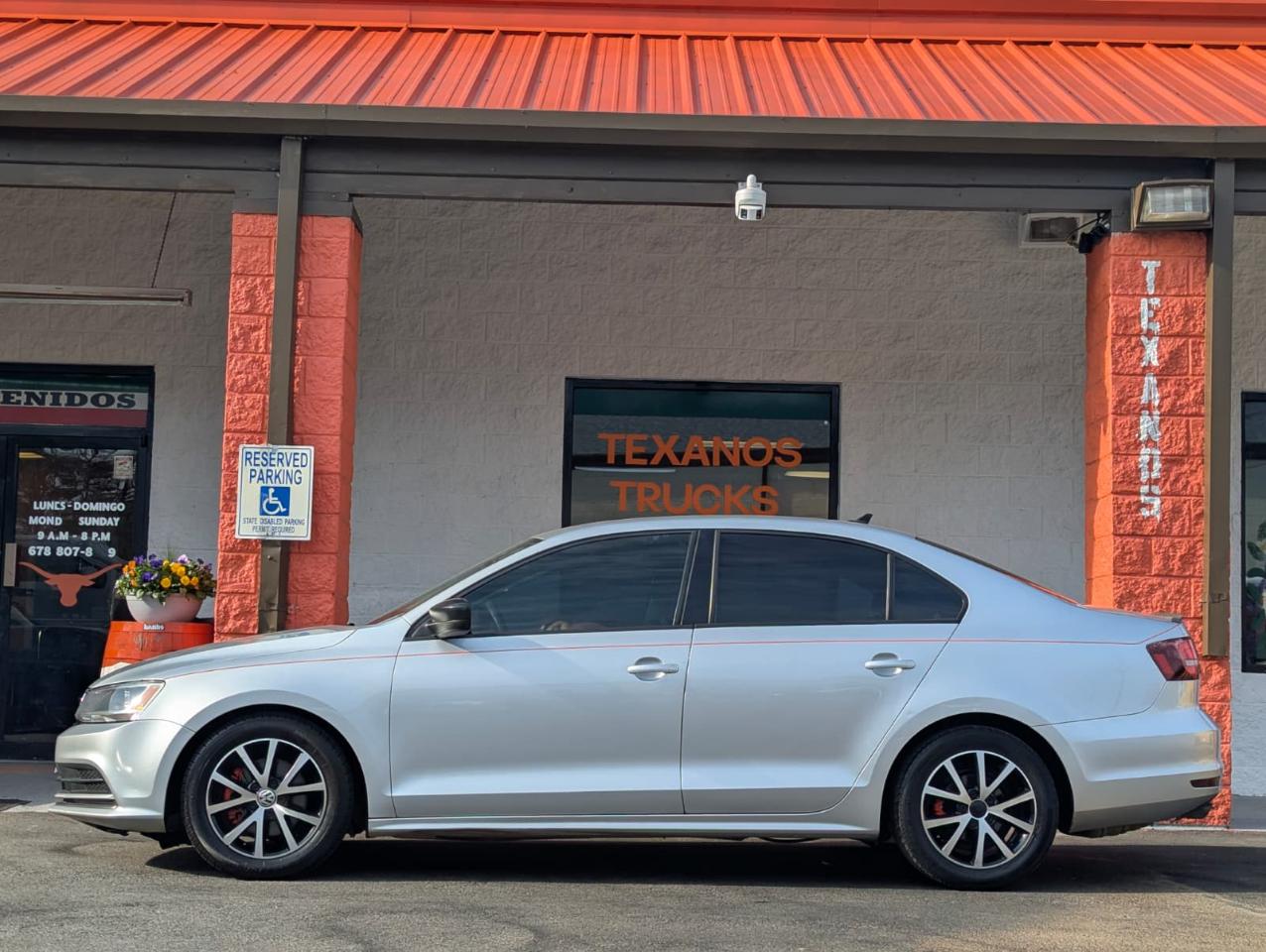 Volkswagen Jetta 1.4T SE 6A 2016