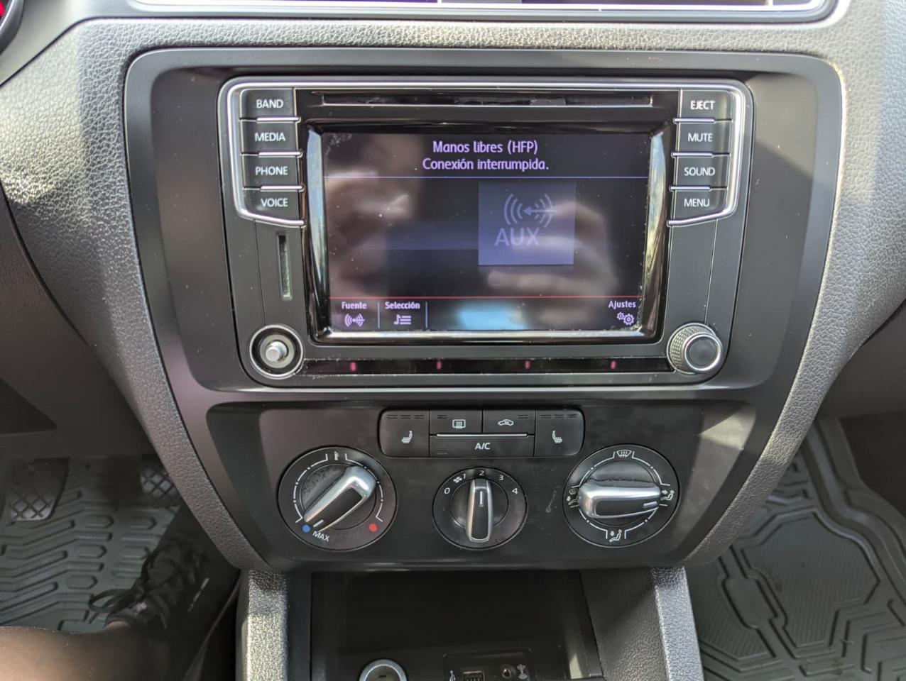 Volkswagen Jetta 1.4T SE 6A 2016