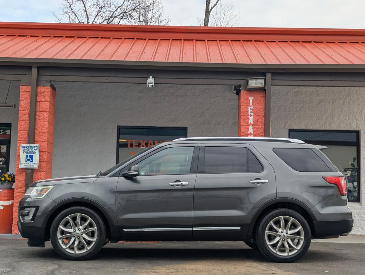 Ford Explorer Limited FWD 2017