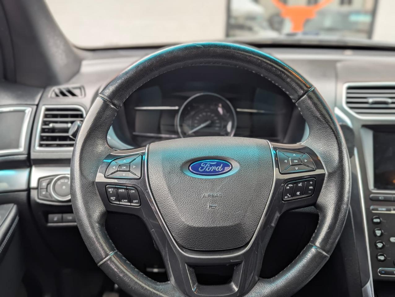 Ford Explorer Limited FWD 2017