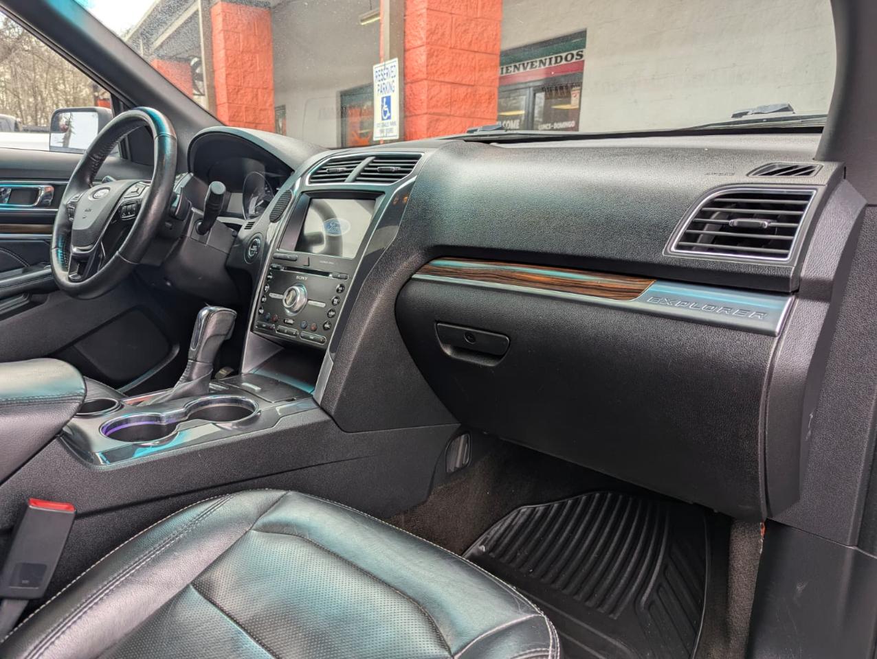 Ford Explorer Limited FWD 2017