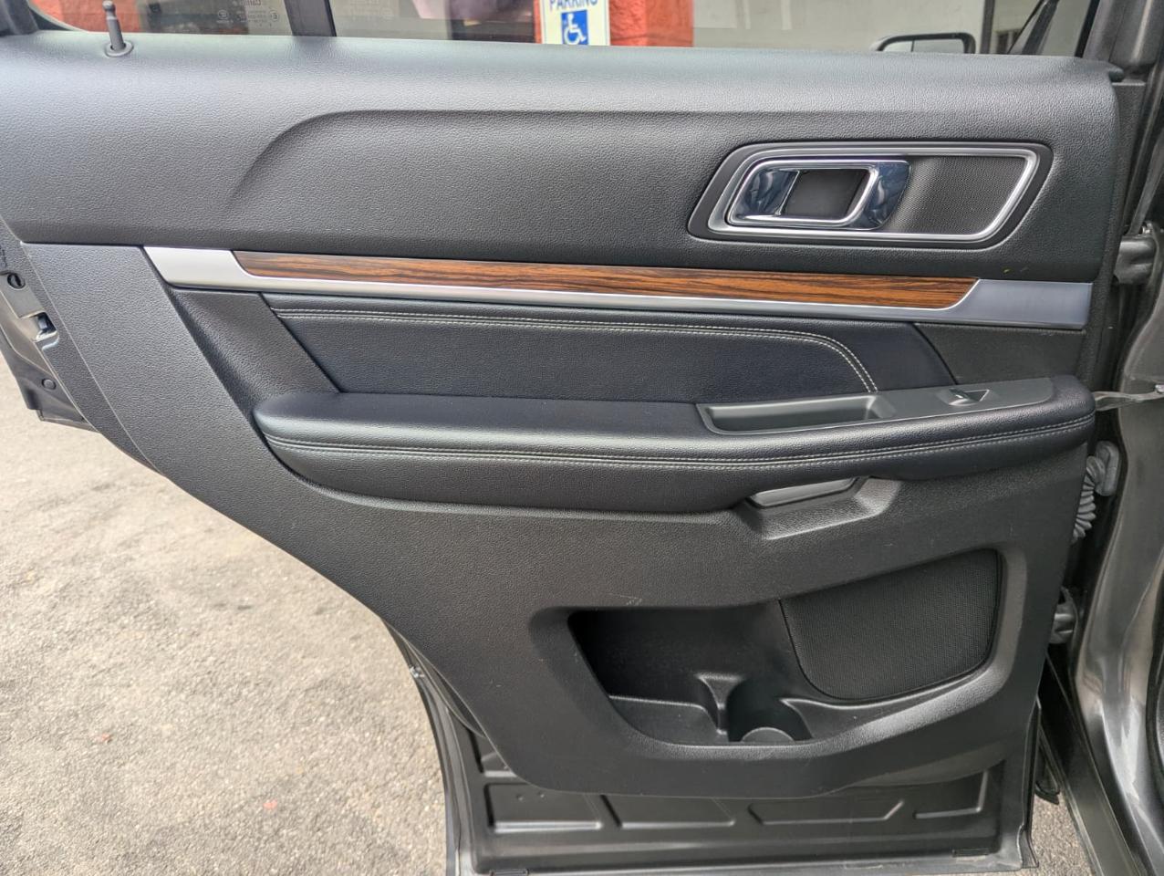 Ford Explorer Limited FWD 2017