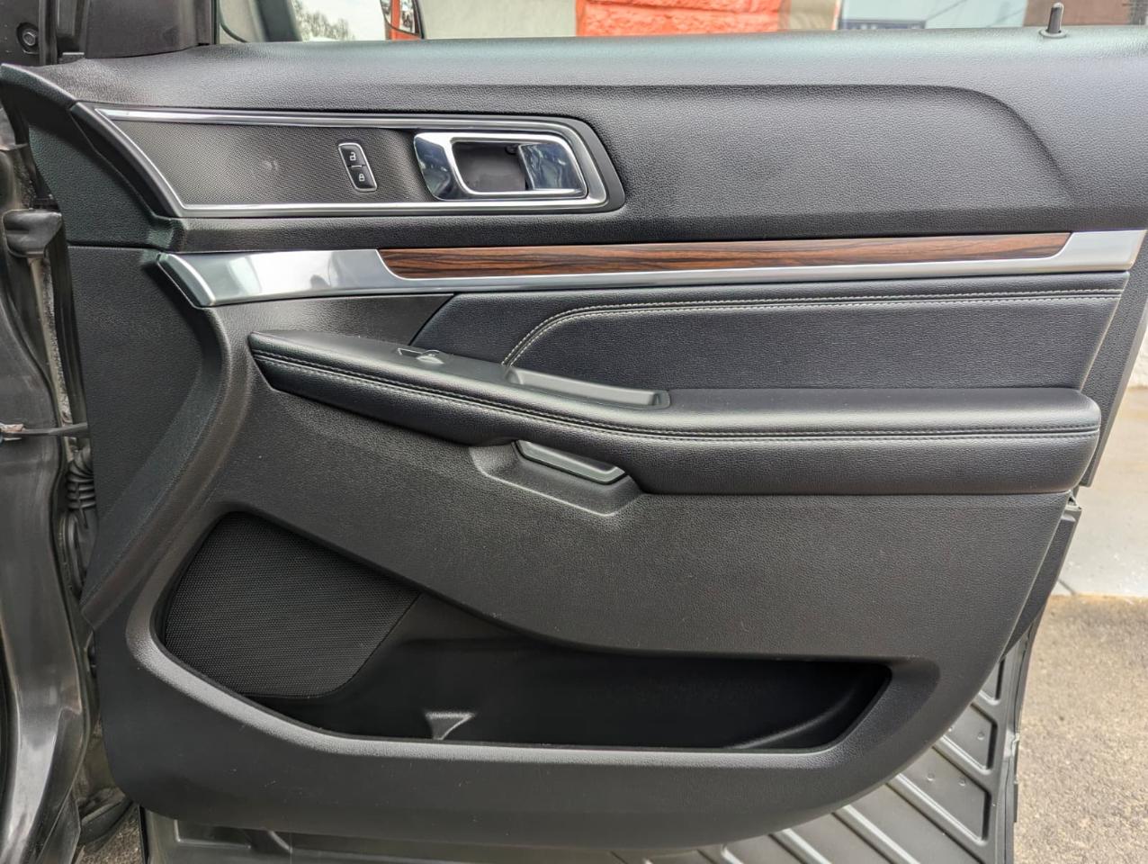 Ford Explorer Limited FWD 2017