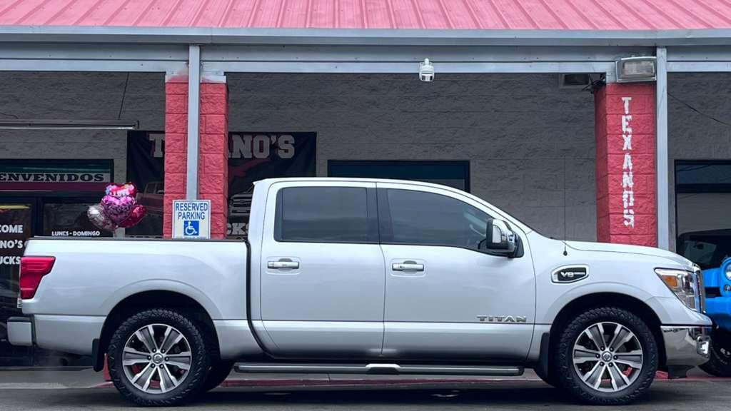 Nissan Titan SV Crew Cab 2WD 2017