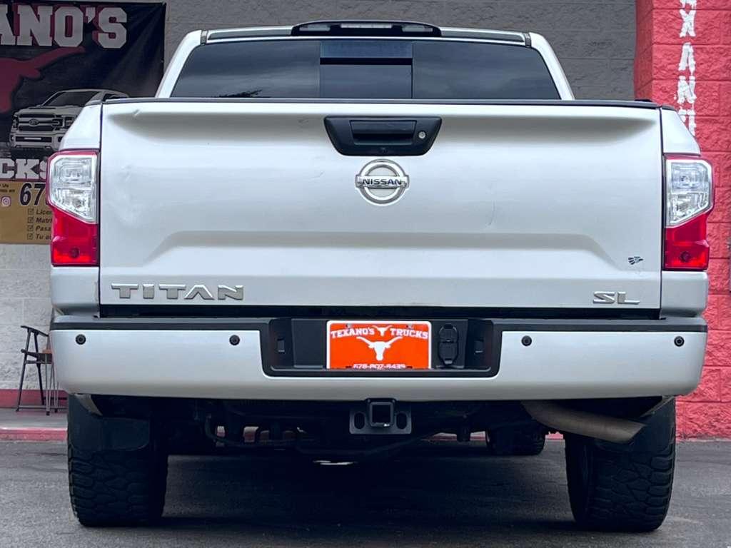 Nissan Titan SV Crew Cab 2WD 2017