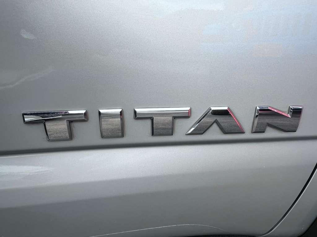 Nissan Titan SV Crew Cab 2WD 2017
