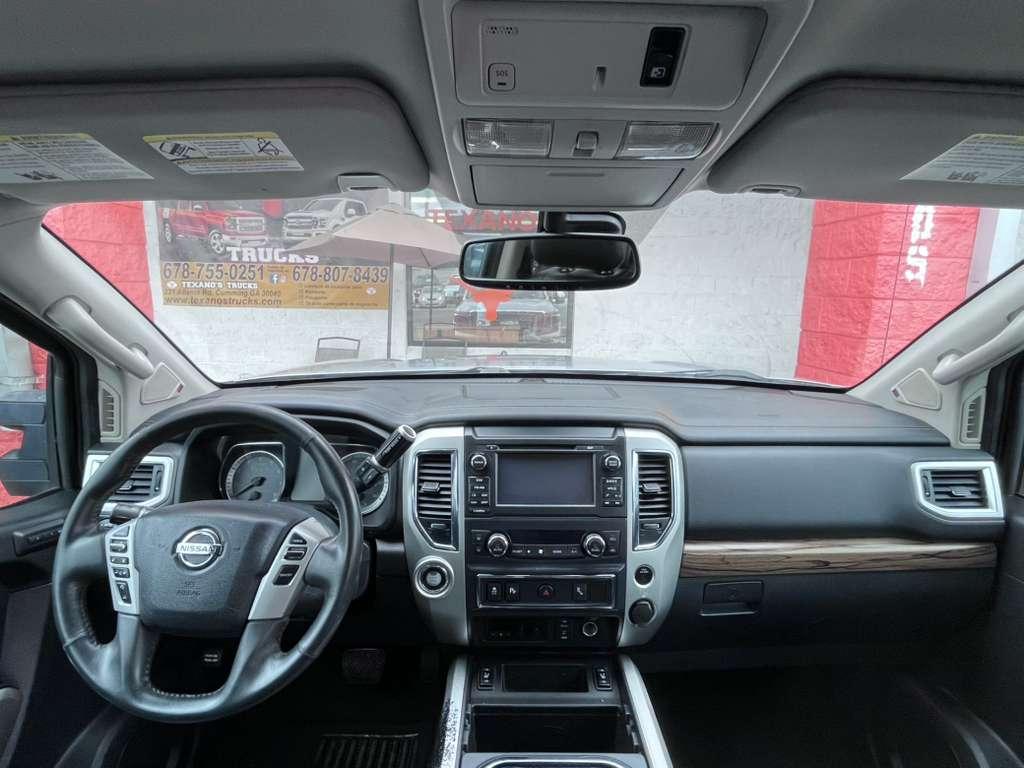 Nissan Titan SV Crew Cab 2WD 2017