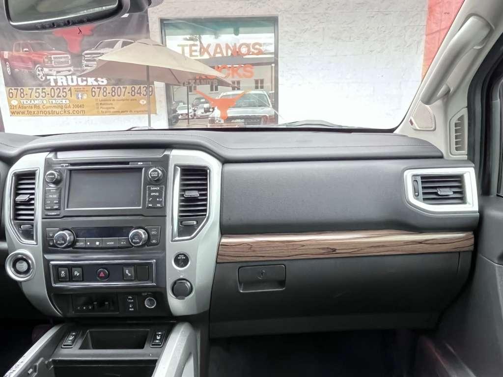 Nissan Titan SV Crew Cab 2WD 2017