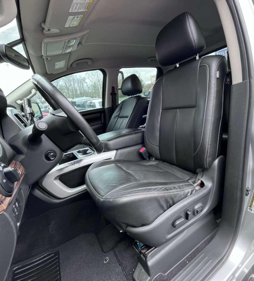 Nissan Titan SV Crew Cab 2WD 2017