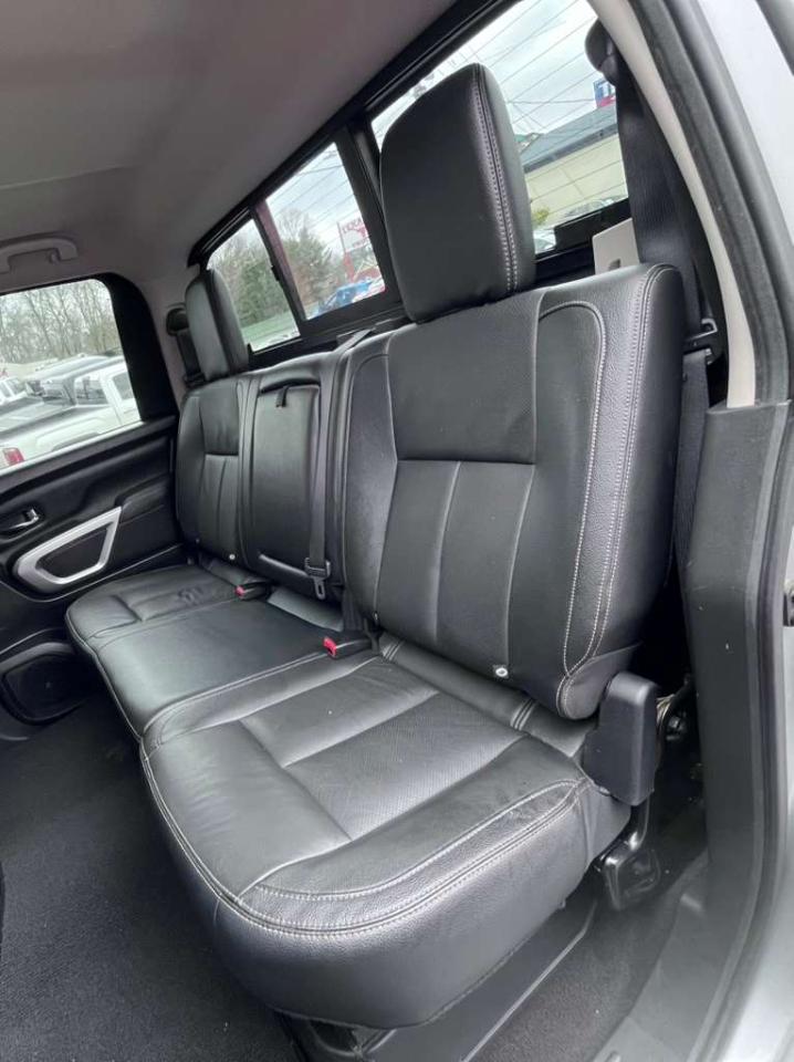 Nissan Titan SV Crew Cab 2WD 2017