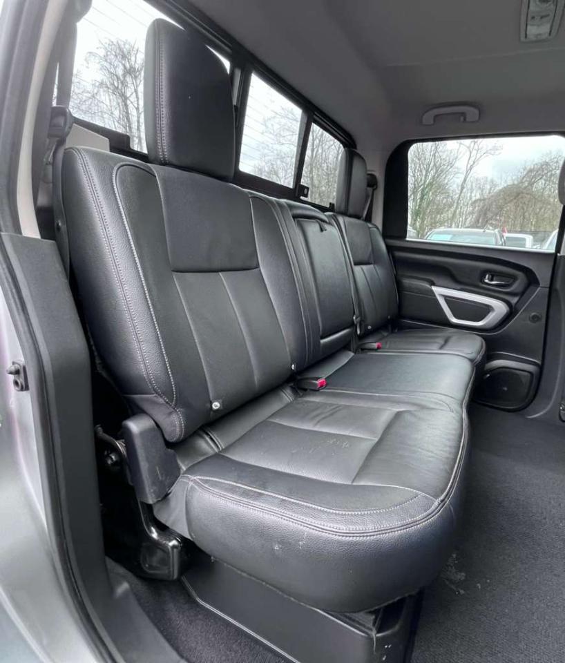 Nissan Titan SV Crew Cab 2WD 2017