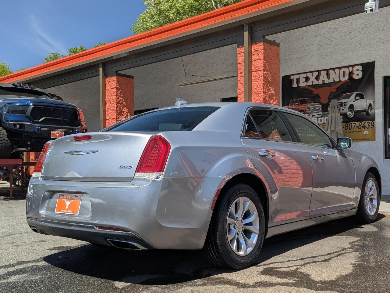 Chrysler 300 Limited RWD 2016