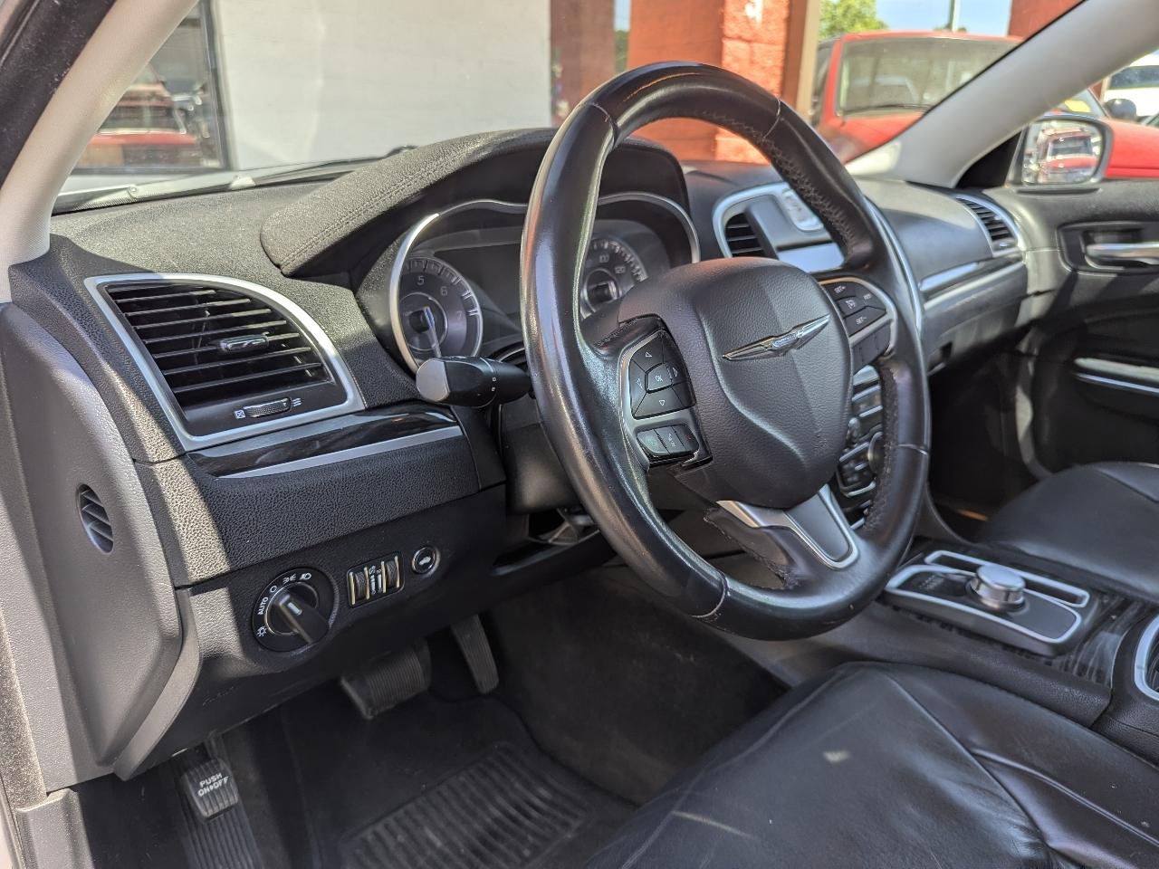 Chrysler 300 Limited RWD 2016