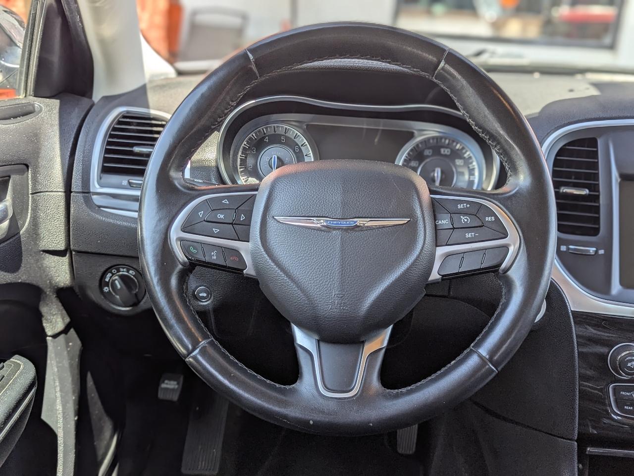 Chrysler 300 Limited RWD 2016