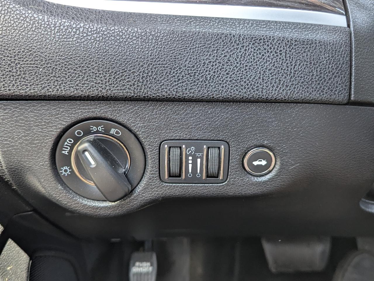 Chrysler 300 Limited RWD 2016