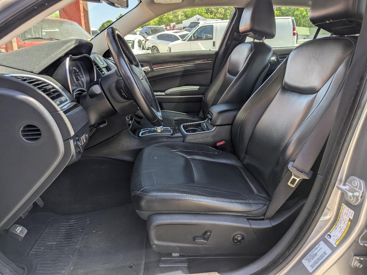 Chrysler 300 Limited RWD 2016