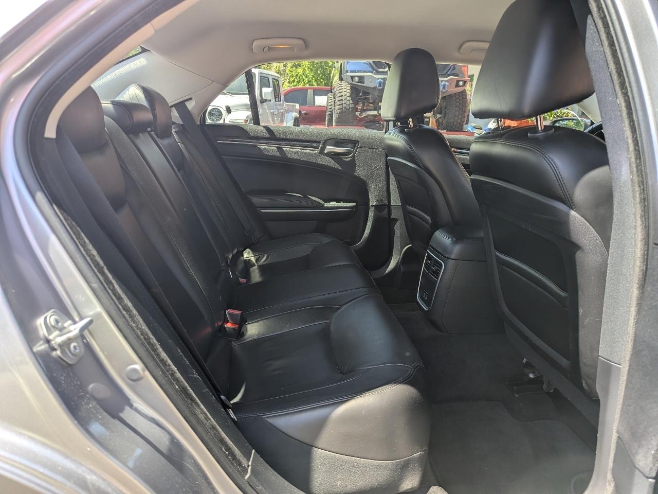 Chrysler 300 Limited RWD 2016