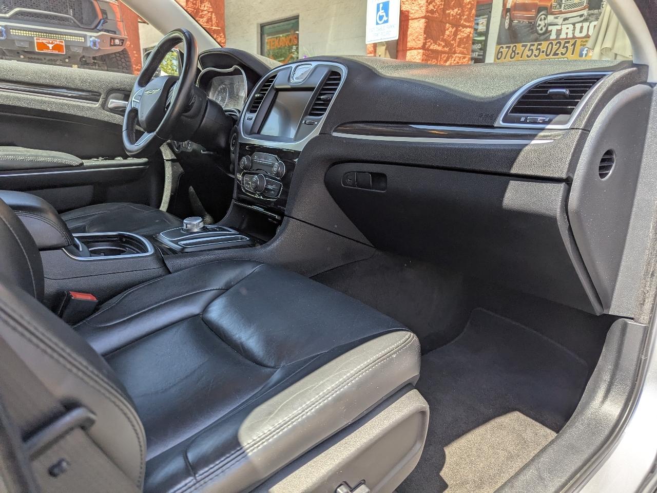 Chrysler 300 Limited RWD 2016