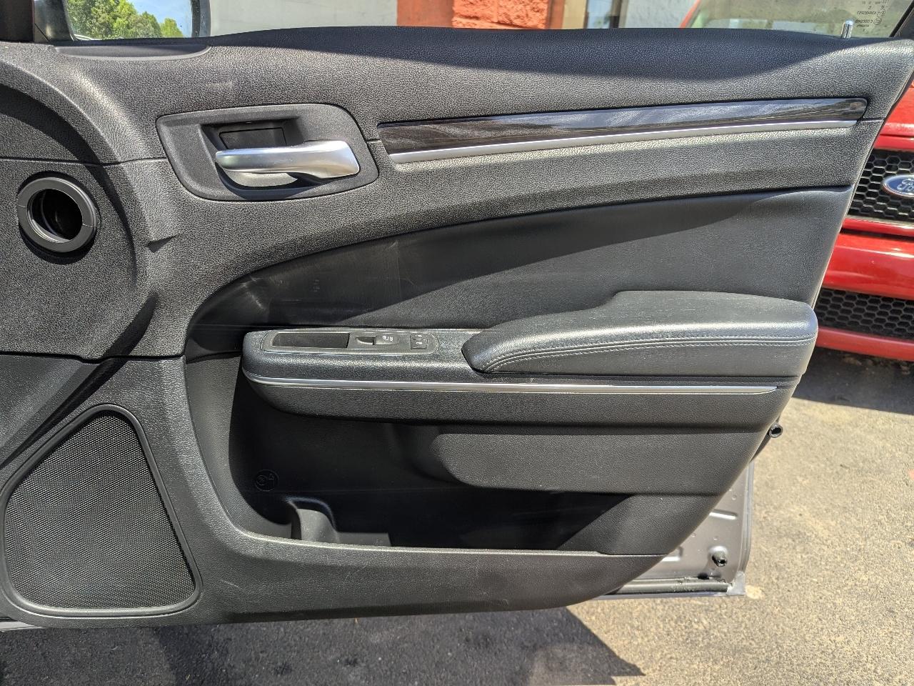 Chrysler 300 Limited RWD 2016