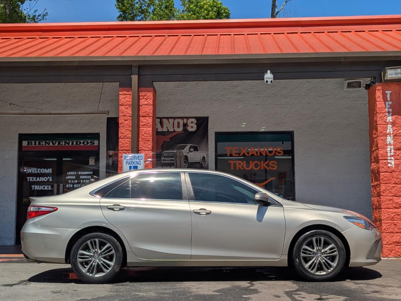 Toyota Camry SE 2015