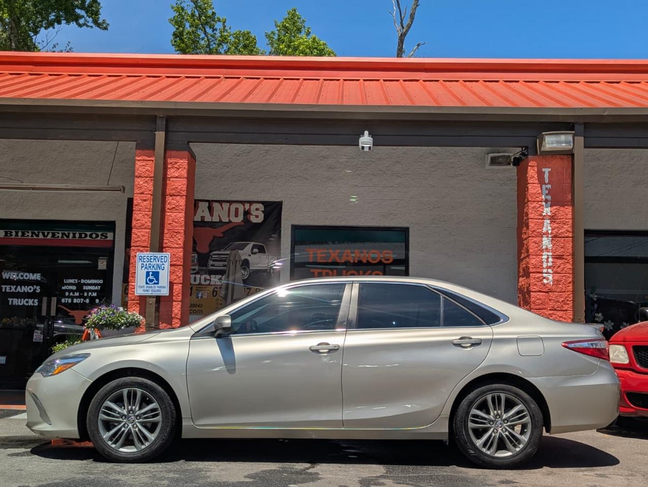 Toyota Camry SE 2015