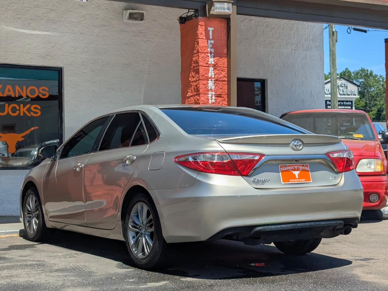Toyota Camry SE 2015