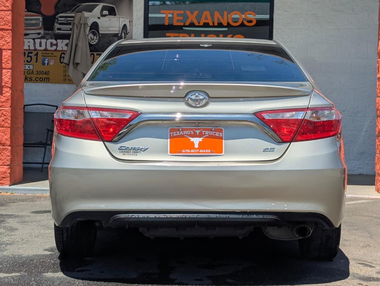 Toyota Camry SE 2015