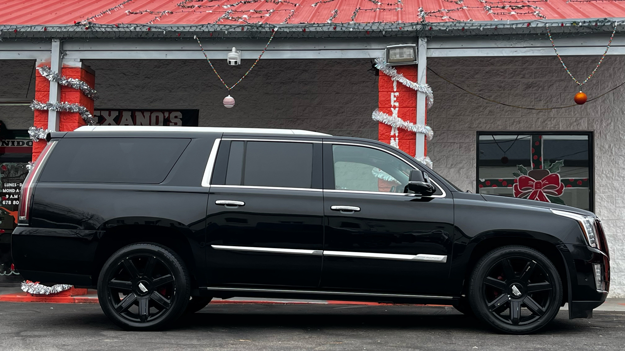 Cadillac Escalade ESV Premium Luxury 4WD 2017