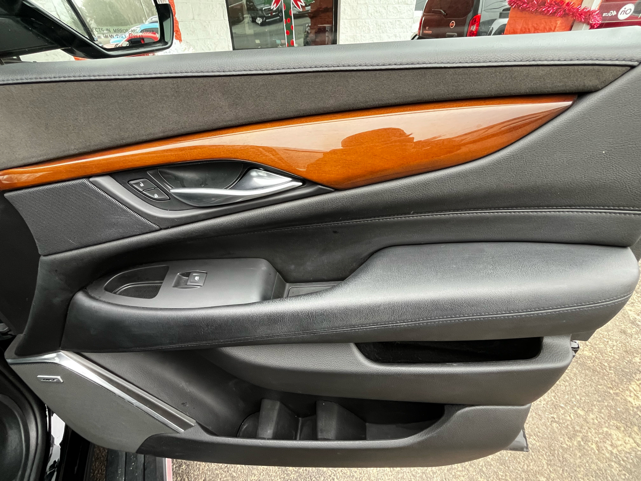 Cadillac Escalade ESV Premium Luxury 4WD 2017