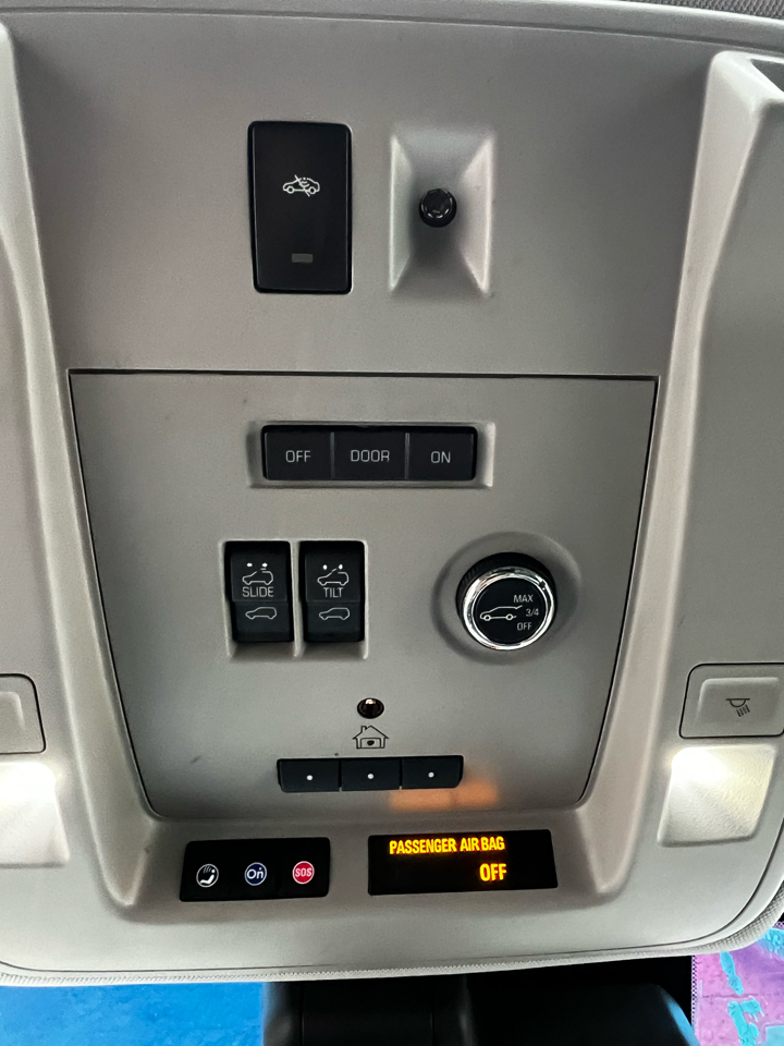 Cadillac Escalade ESV Premium Luxury 4WD 2017